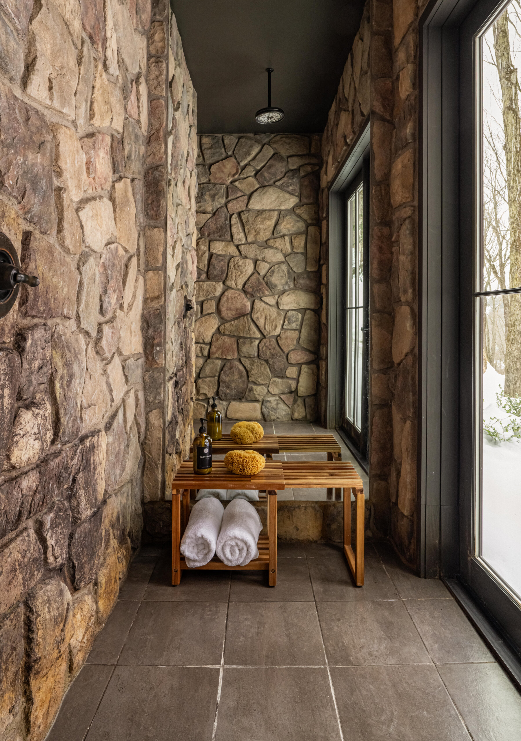 2026-02-JuneFarms-Farmhouse-Lodge-WellnessHut-LFB_2467-2467-020